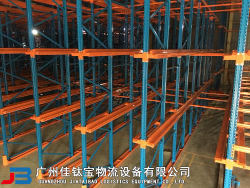 驶入式货架图片 驶入式货架图片